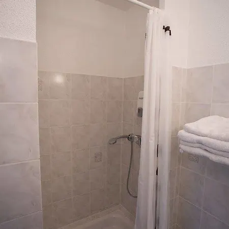 Les Jardins De L'ocean - Climatise Hotel 2*